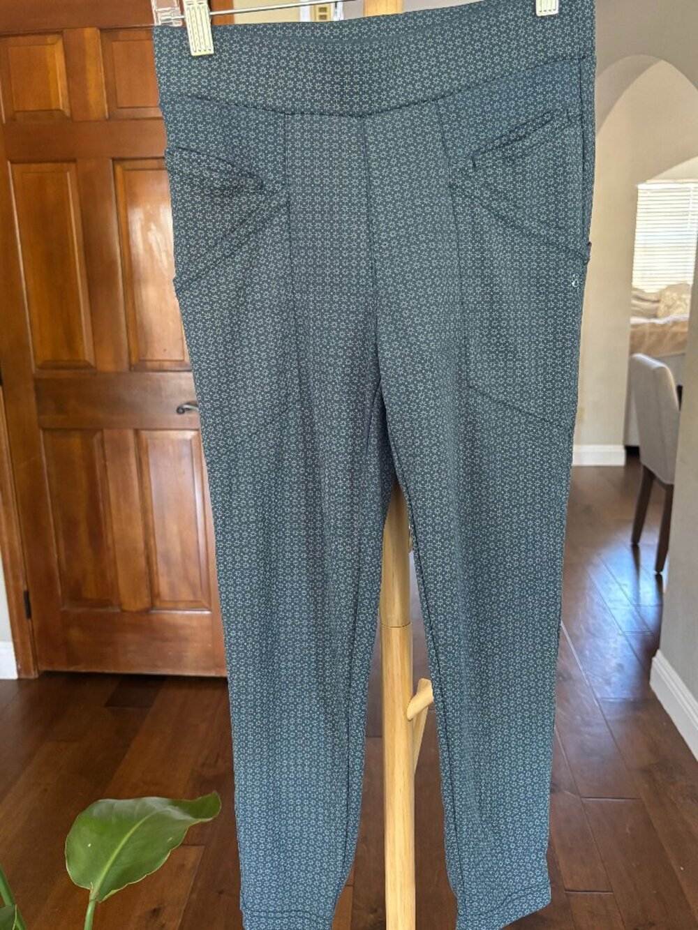Betabrand Dress Pant Yoga Pants Teal Geometric Print S-Petite Ankle Crop DPYP
